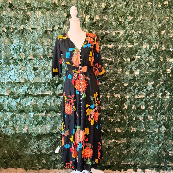 Milumia Vibrant Floral Maxi Dress - Picture 2 of 9